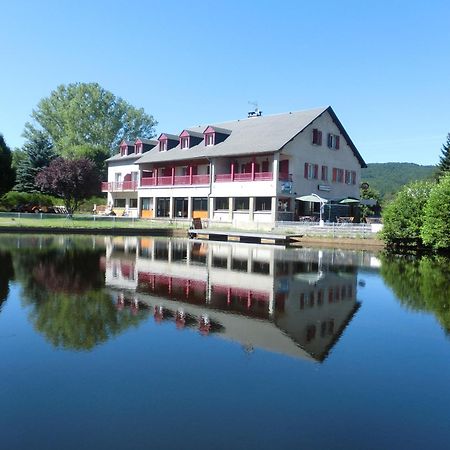 Le Lac Des Moines Hotel Condat  Bagian luar foto