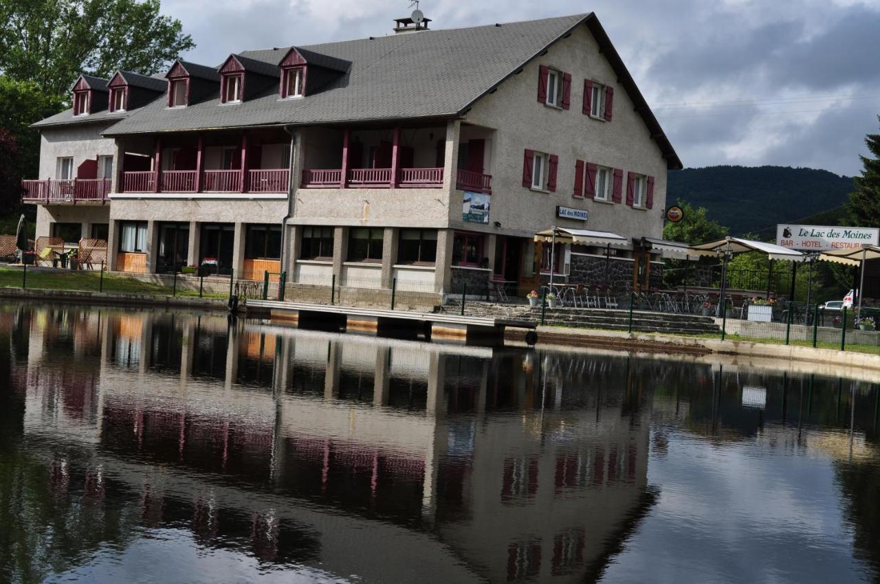 Le Lac Des Moines Hotel Condat  Bagian luar foto