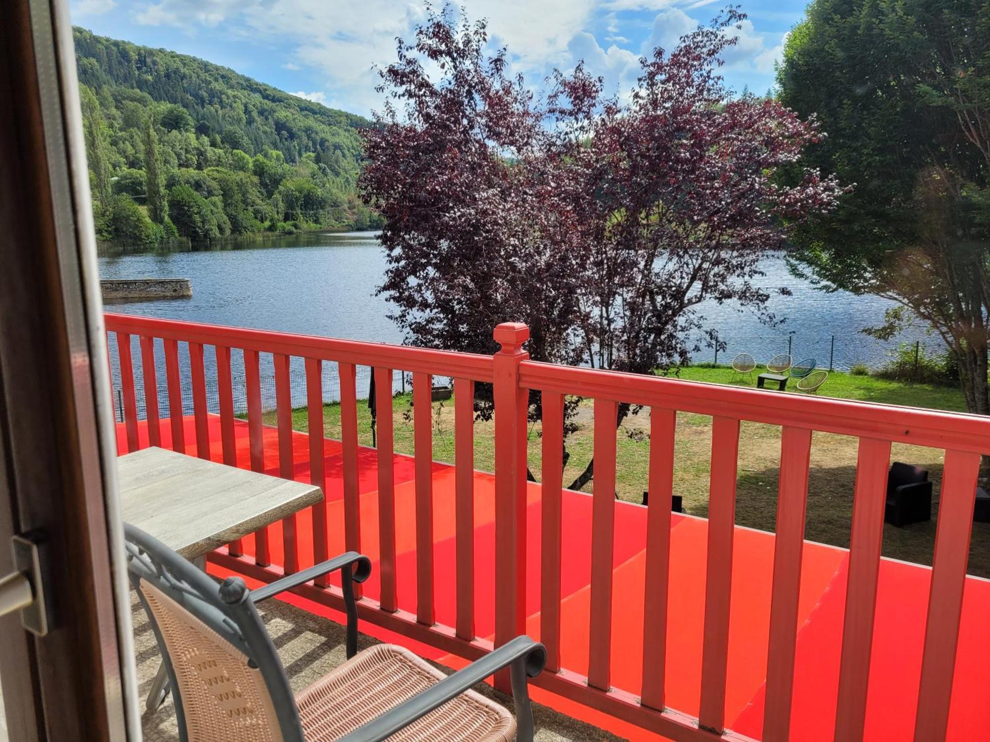 Le Lac Des Moines Condat  Bagian luar foto