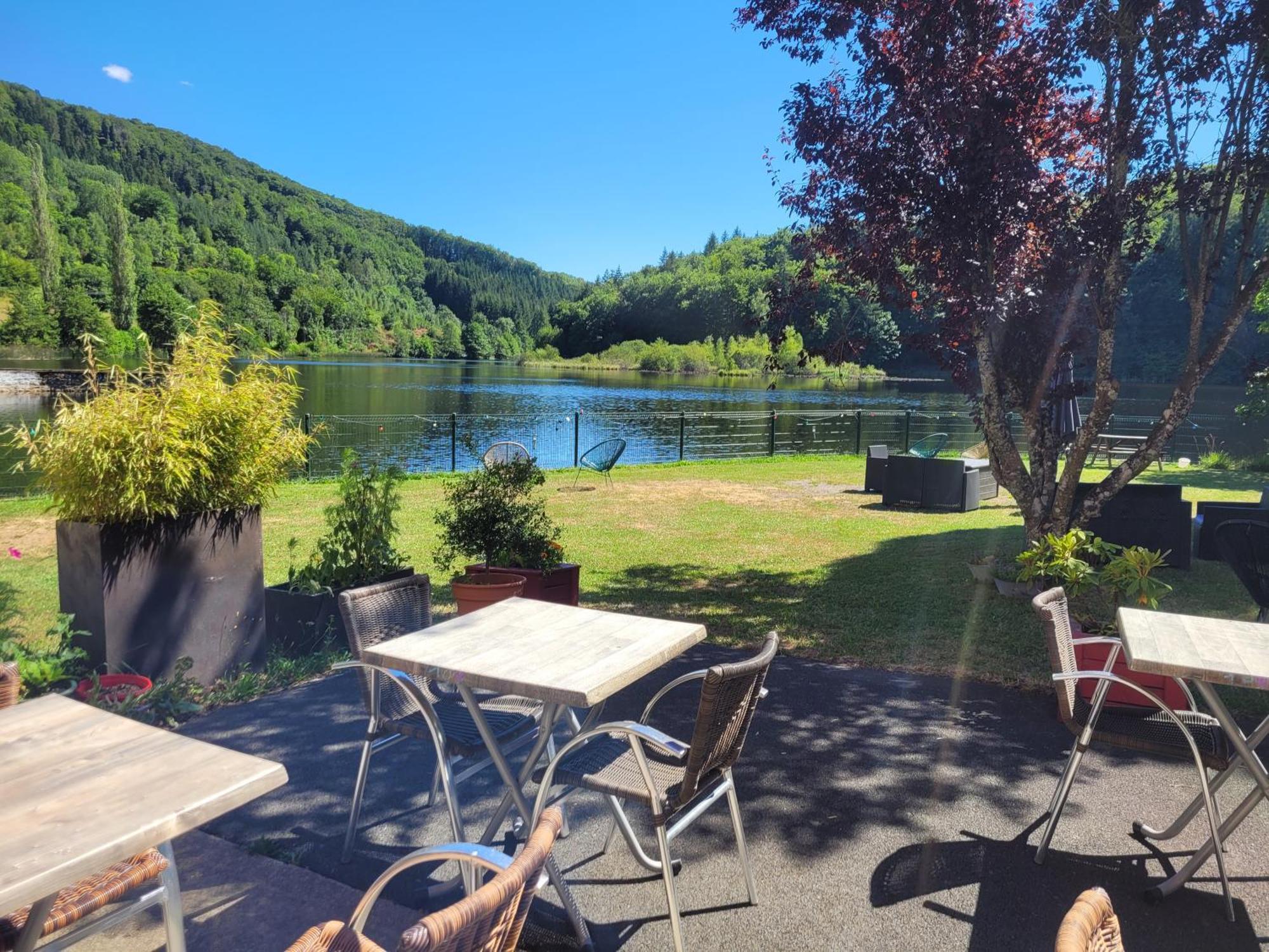 Le Lac Des Moines Condat  Bagian luar foto