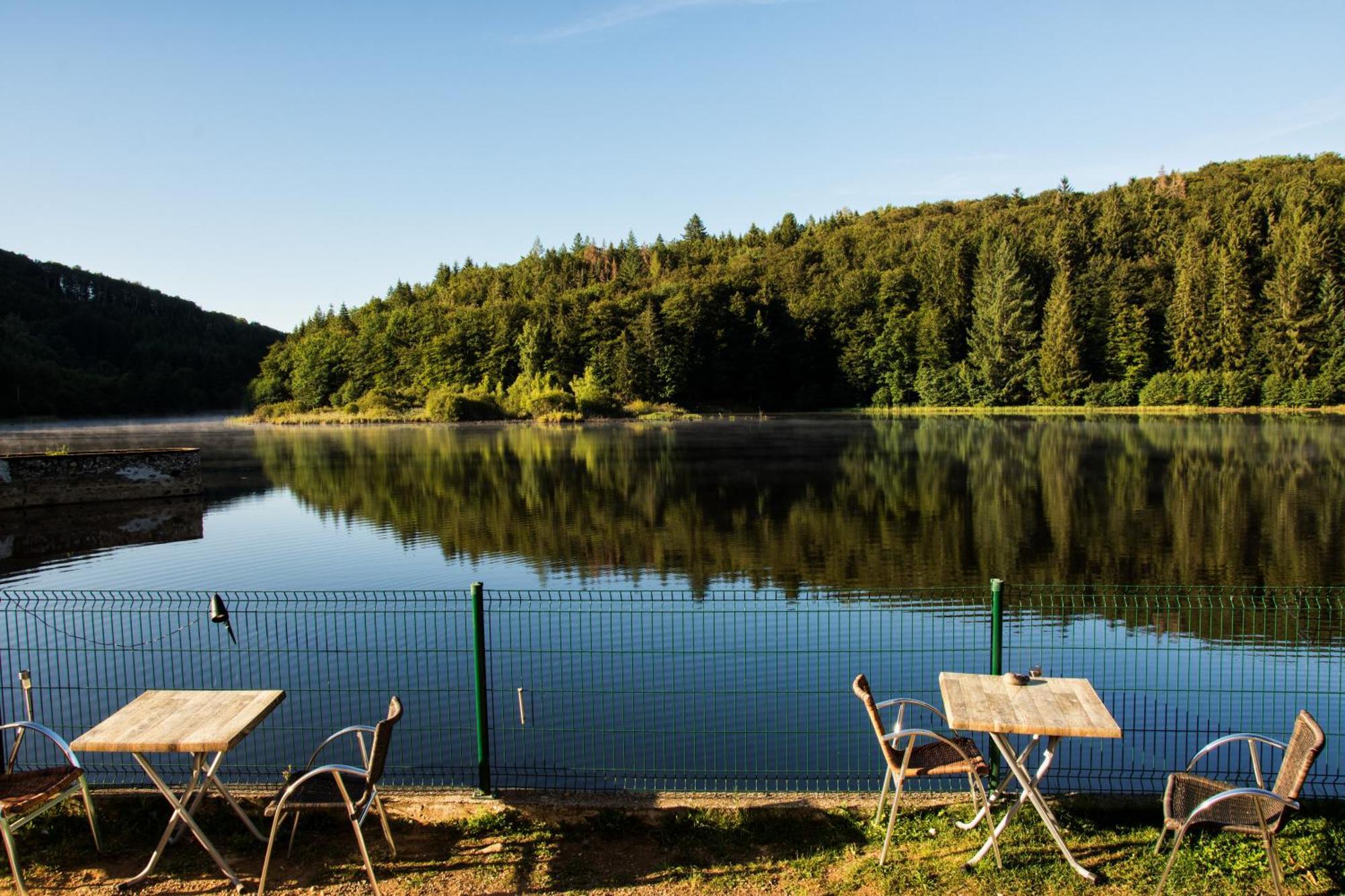 Le Lac Des Moines Condat  Bagian luar foto