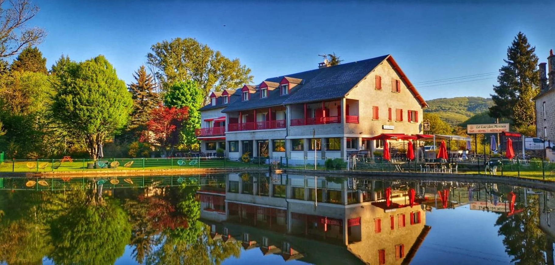 Le Lac Des Moines Condat  Bagian luar foto