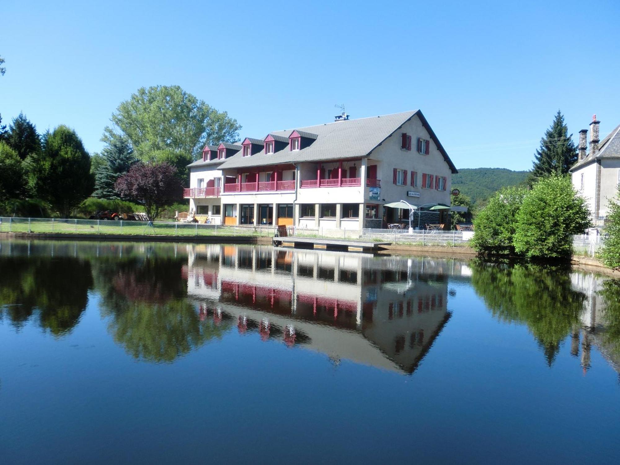 Le Lac Des Moines Condat  Bagian luar foto